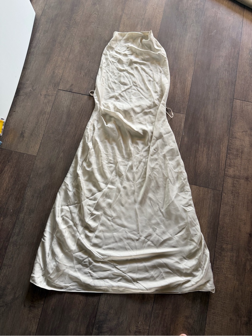 Aritzia Babaton Elegant Cream Halter Maxi Dress - Minimal Silhouette 8
